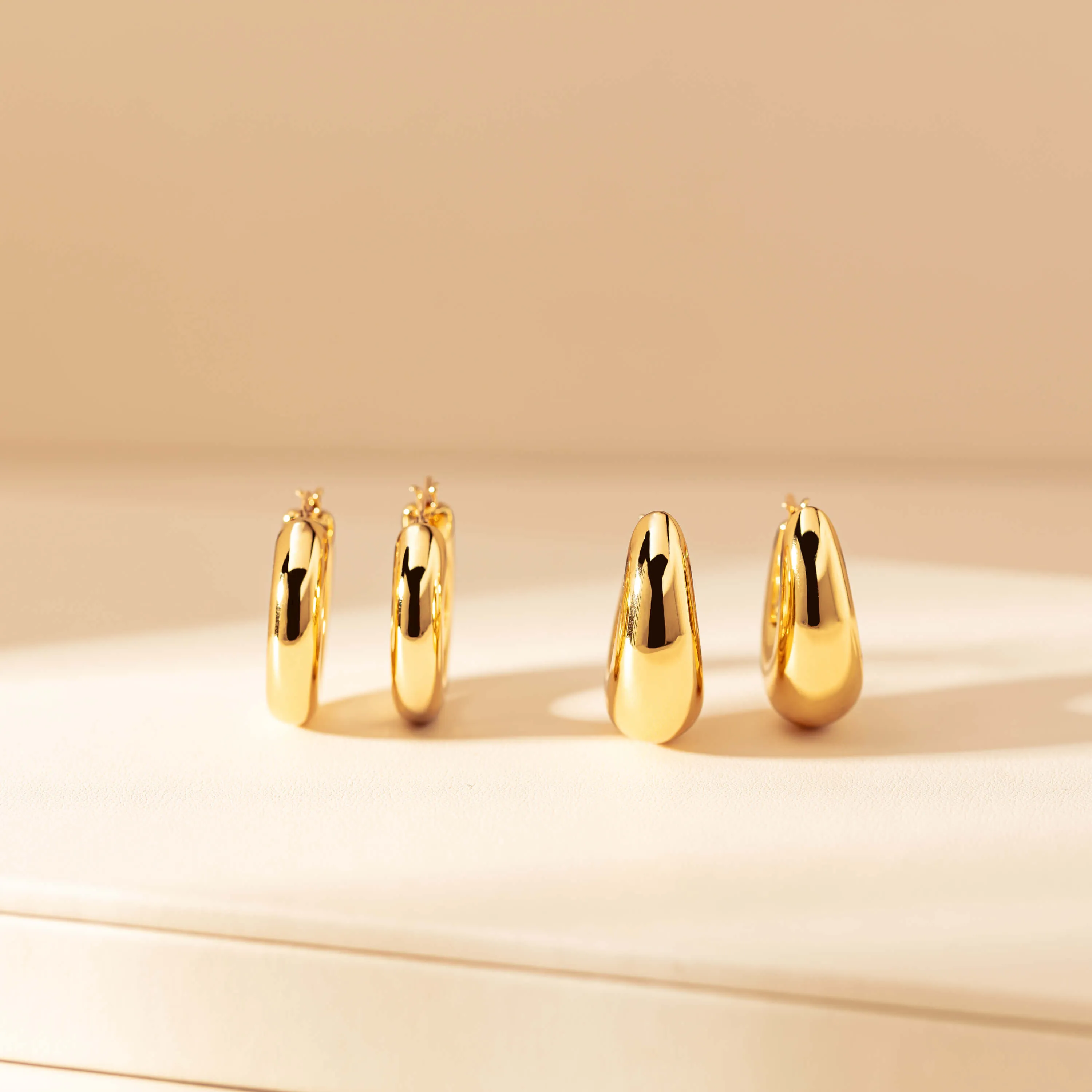 14ct Yellow Gold Hollow Large Oval Hoop Earrings