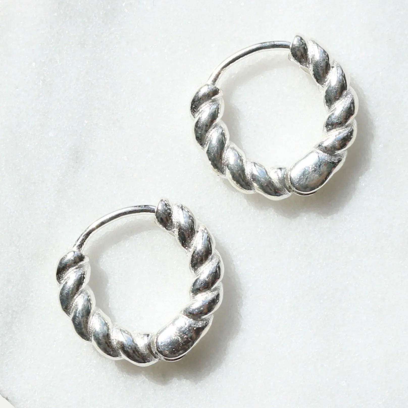Chunky twist huggie earrings