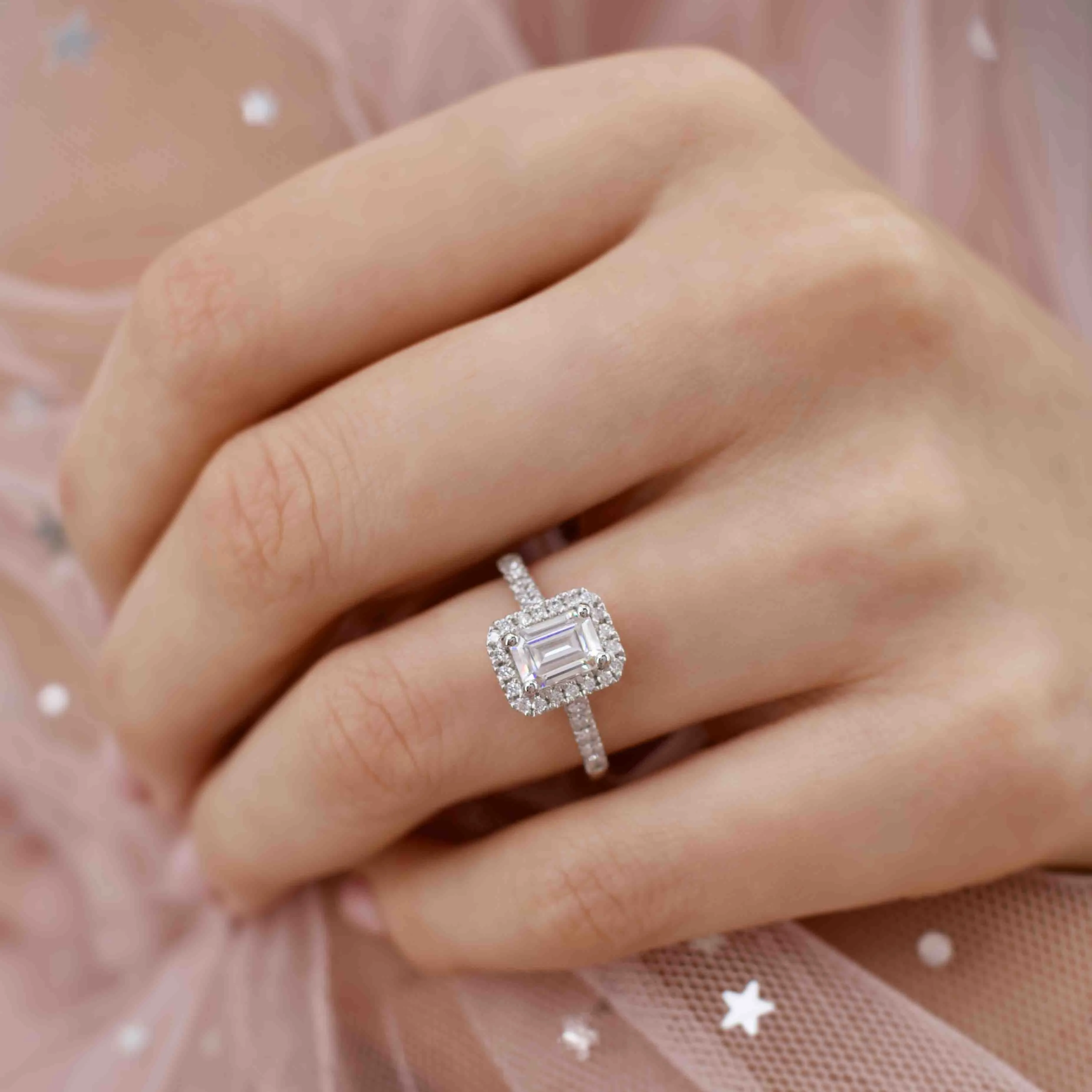 ESME - Emerald Lab-Grown Blue Sapphire & Diamond Platinum Halo