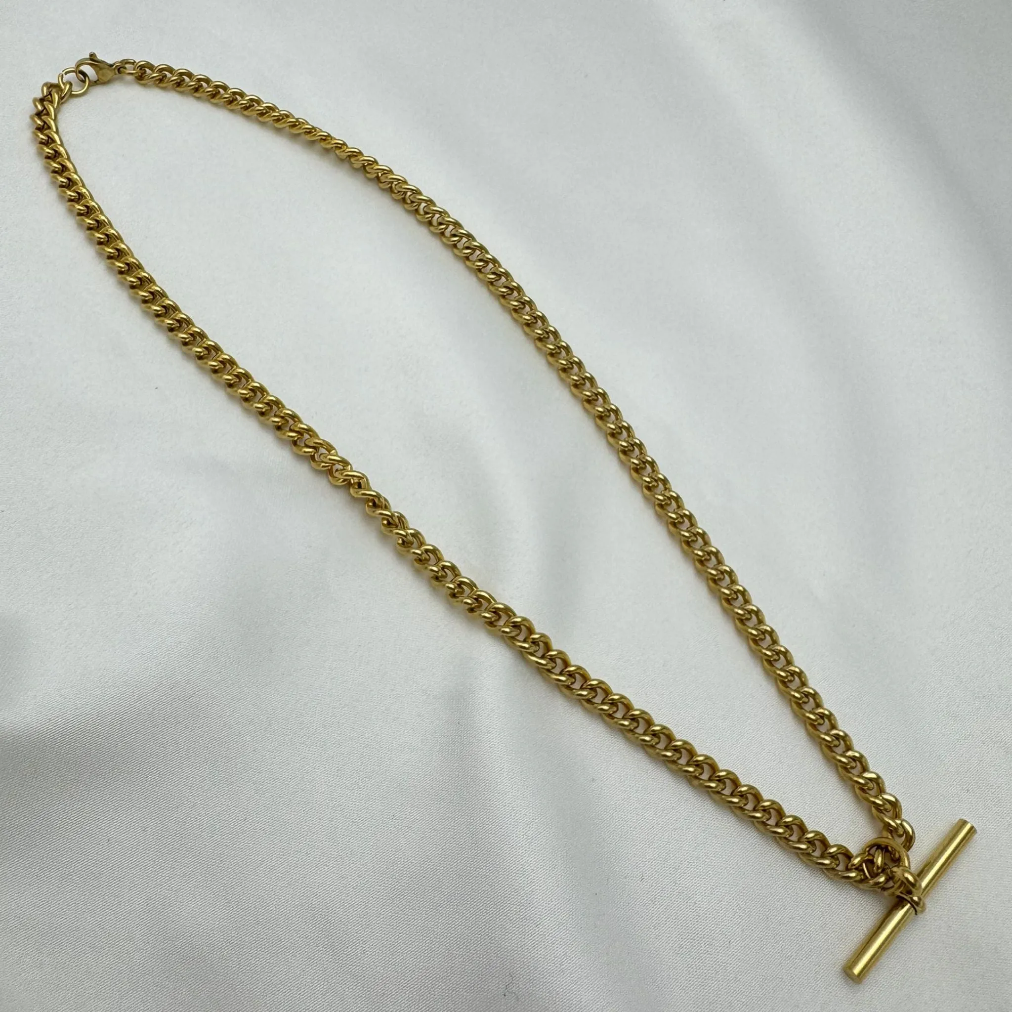 Large Gold T bar Chain Necklace