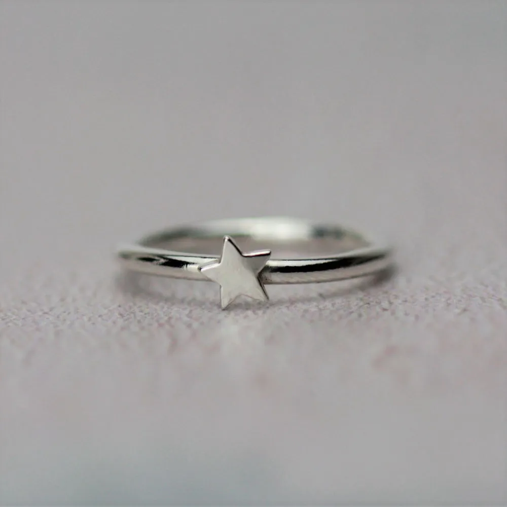 Lunar Silver Star Ring - 2mm