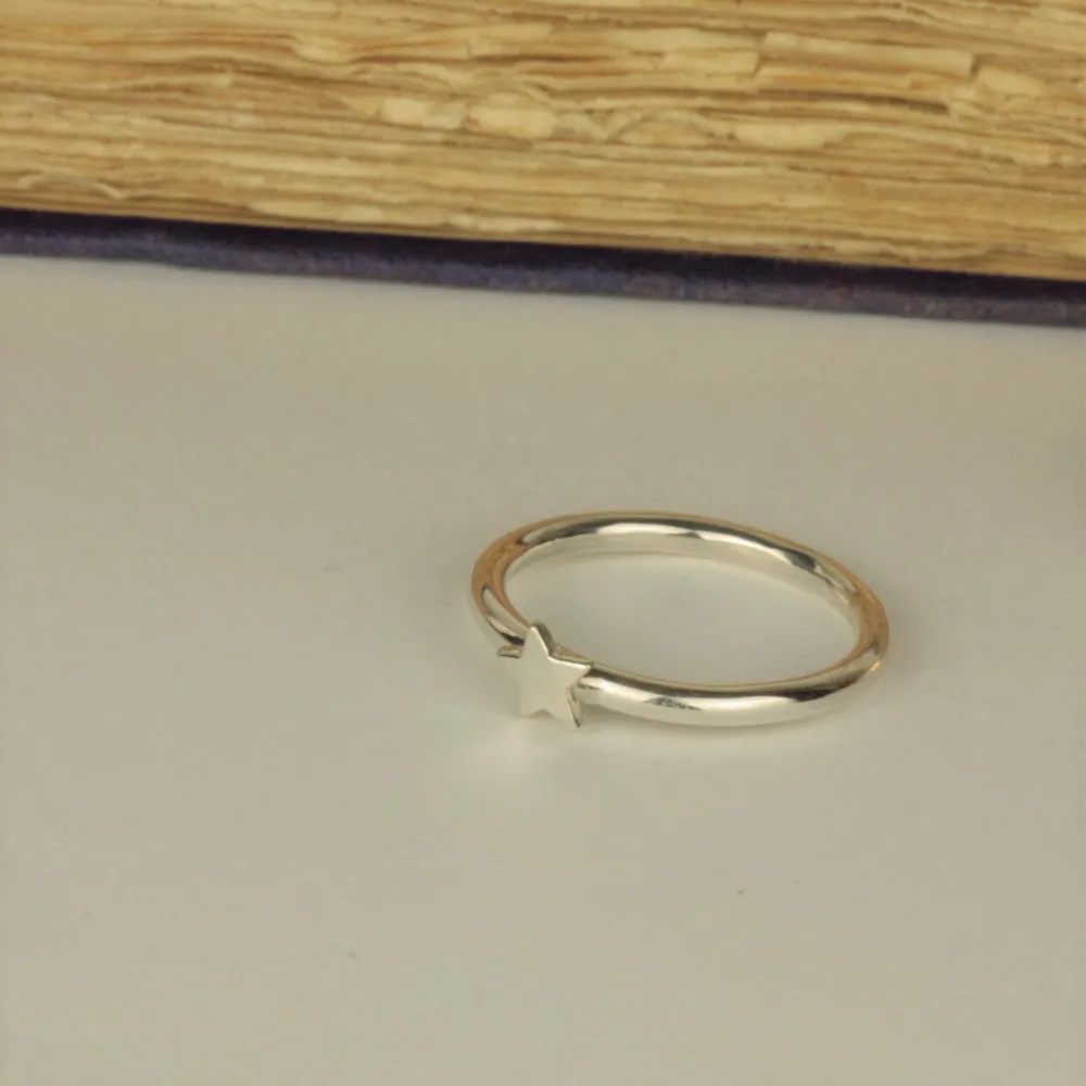 Lunar Silver Star Ring - 2mm